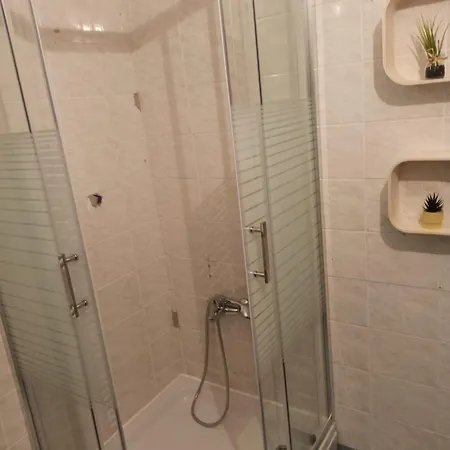 아파트 Urban Four Apartment, Private Parking