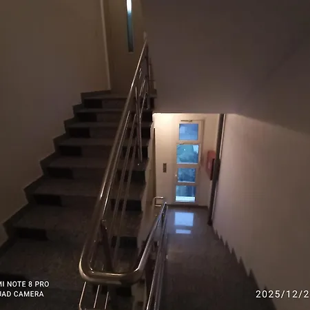 Urban Four Apartment, Private Parking 사라예보