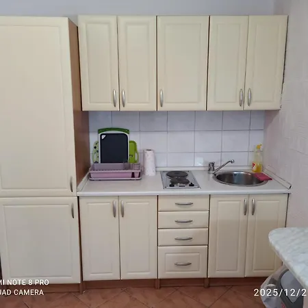 Urban Four Apartment, Private Parking
