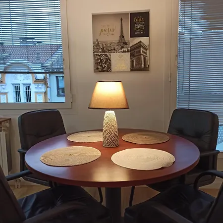 아파트 Urban Four Apartment, Private Parking *