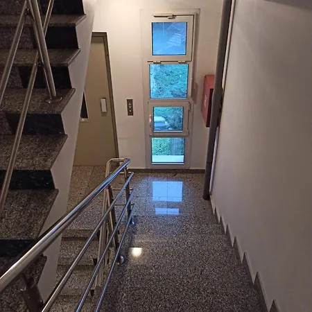 Urban Four Apartment, Private Parking * 사라예보