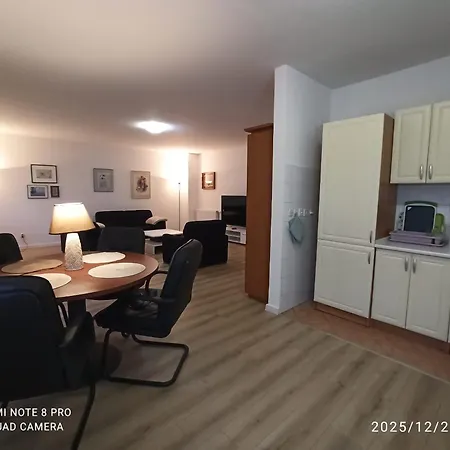 아파트 Urban Four Apartment, Private Parking